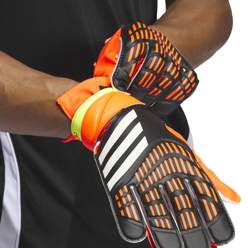 Rękawice bramkarskie adidas Predator Training M IQ4027 - obrazek 2