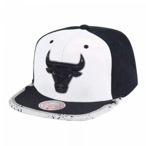 Czapka z daszkiem Mitchell & Ness Chicago Bulls NBA Day One Snapback Bulls 6HSSMM19226-CBUWHBK